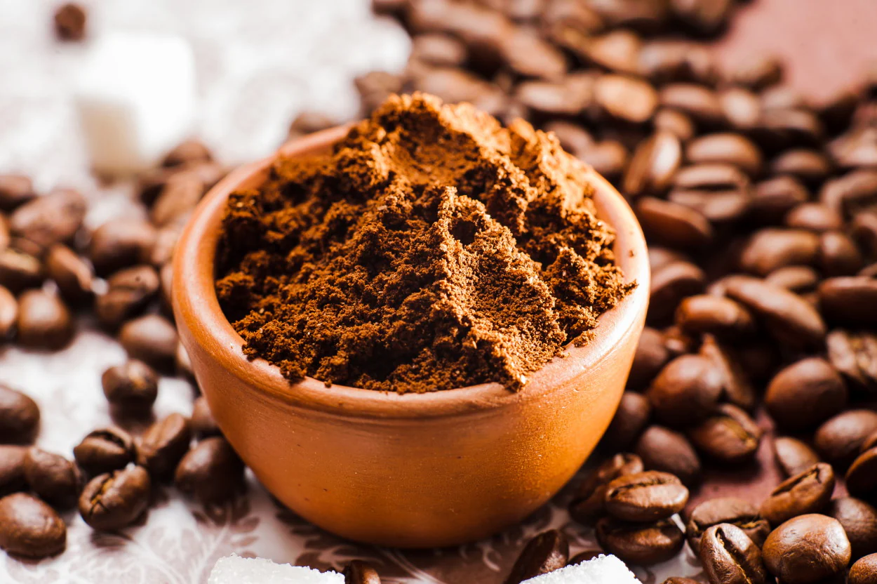 ground coffee in bowl