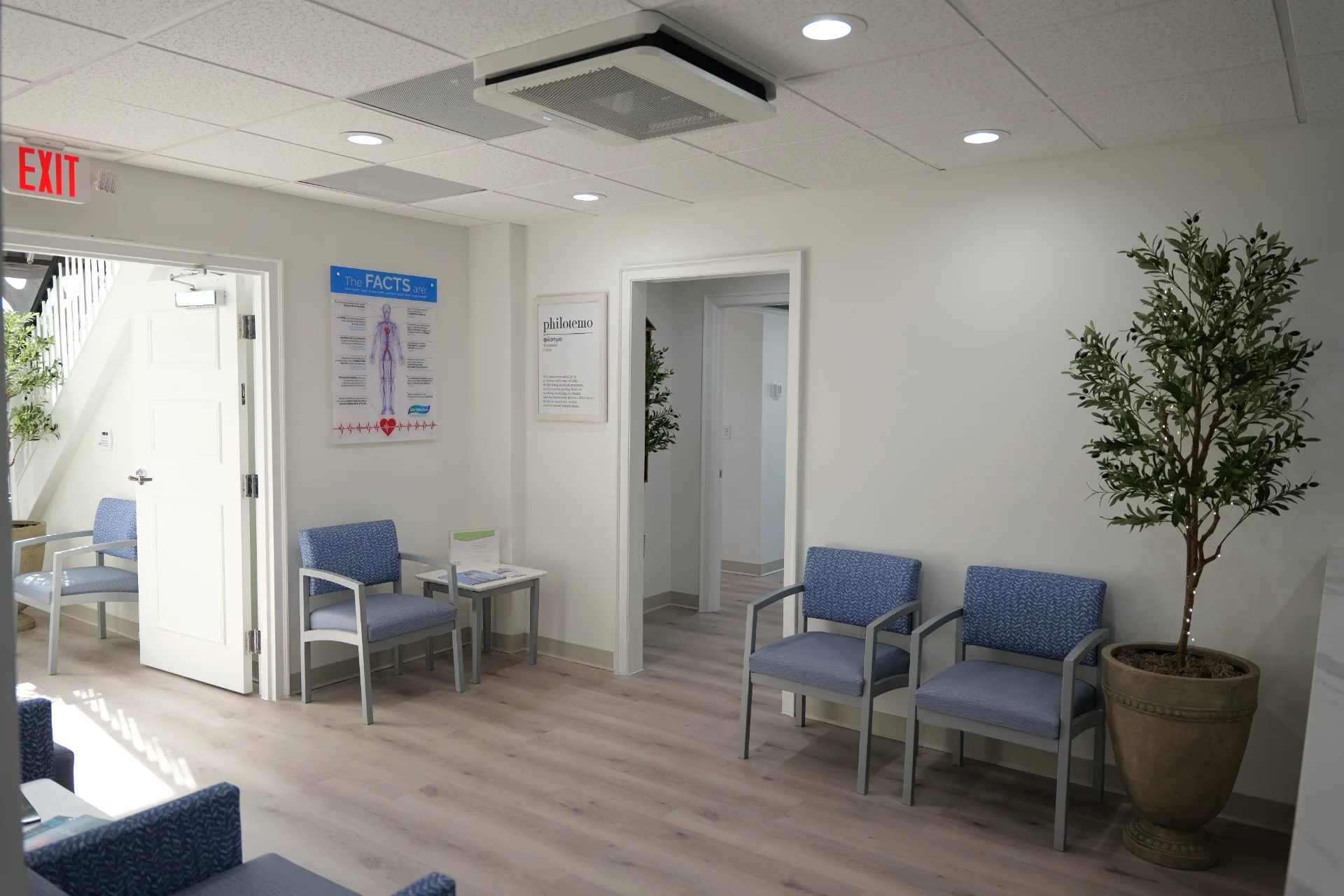 HA800 ceiling-mounted air purifier installed in a commercial space