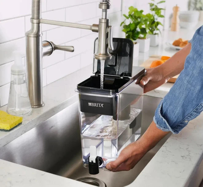 ultramax dispenser with elite black brita